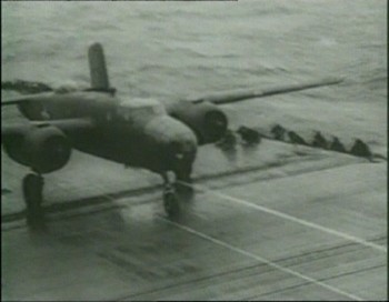 B-25 při startu k náletu na Tokio